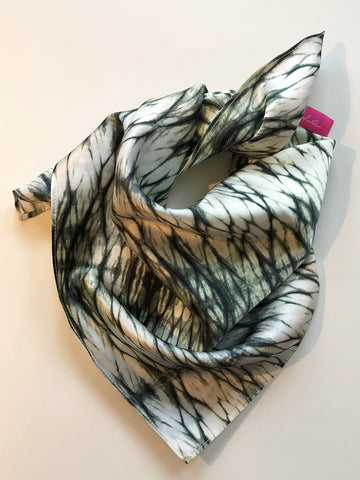 Silk Carre´ Syrian Tile Neutral Grey